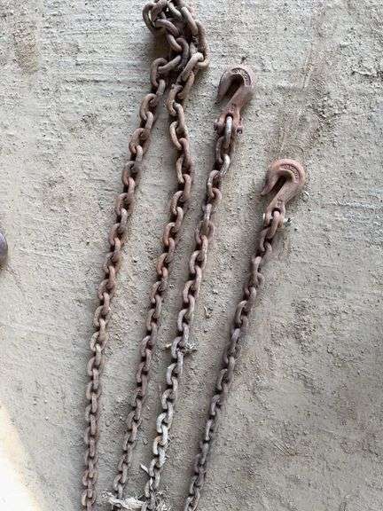 24’ 3/8” Log Chain W/ Hooks
