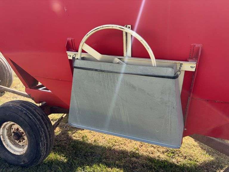 E-Z Trail Grain Wagon Model 3400, Hopper Door Does Operate, Tires Hold Air, 20% Tread Left, 300 Bushel