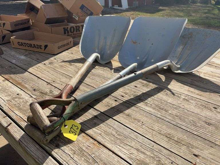(3) Aluminum Scoop Shovels Wood Handles, (2) #14   (1) #12