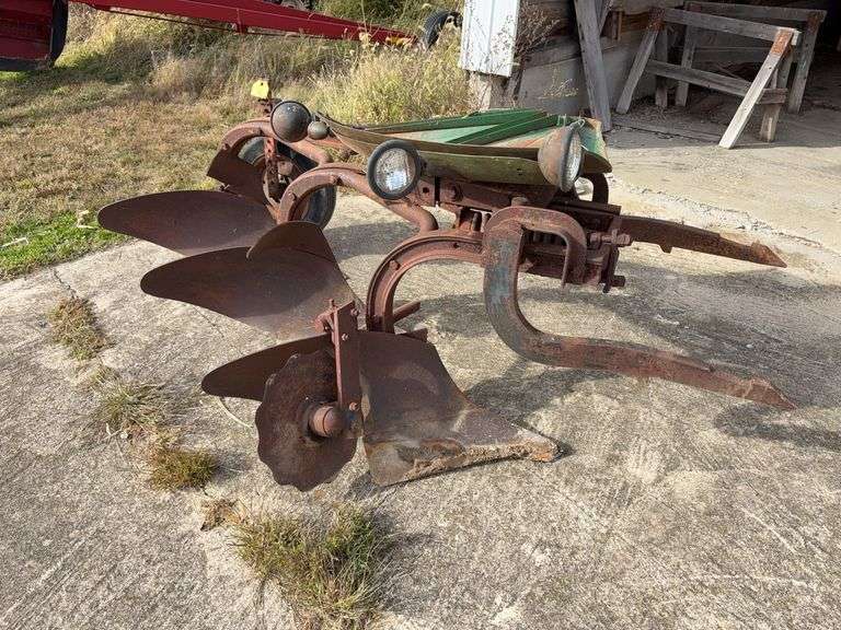 3-14 Bottom Mounted  Plow, IH Quick Hitch,(2) Oliver Rear Fenders with Lights,