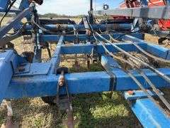 DMI Tiger-Mate Field Cultivator, S/N 621165 , 22’ W/ 2 1/2’ Wings, 27’ Complete Width, 3 Tine Harrow, Rear Tongue And Hydraulic Couplers, Walking Tandems On Main Frame.