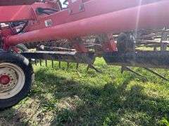 Unverferth Rolling Harrow 220, 26’ Wide, Good Spikes and Good Baskets, Tires in Pretty Good Condition only Slight Cracks, Nice Piece