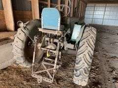Oliver 66 Tractor,  Parts or Project, Tires are Dry Rotted, 3 pt Hitch, 540 PTO,  Narrow Front