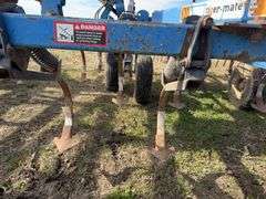 DMI Tiger-Mate Field Cultivator, S/N 621165 , 22’ W/ 2 1/2’ Wings, 27’ Complete Width, 3 Tine Harrow, Rear Tongue And Hydraulic Couplers, Walking Tandems On Main Frame.