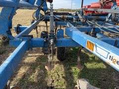 DMI Tiger-Mate Field Cultivator, S/N 621165 , 22’ W/ 2 1/2’ Wings, 27’ Complete Width, 3 Tine Harrow, Rear Tongue And Hydraulic Couplers, Walking Tandems On Main Frame.