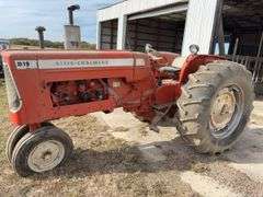 Allis Chambers D 19 Tractor, Gas Engine is Free, Parts or Project, Front Tires are Dry Rotted, Back Tires hold Air, 540 PTO, Dual Remotes,