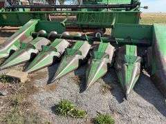 John Deere 643 Row Corn Head, Oil Bath, Ear Savers, Rebuilt 3 years ago-Chains, Sprockets, Deck Plates, Chain Tighteners, Field Ready