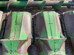 John Deere 643 Row Corn Head, Oil Bath, Ear Savers, Rebuilt 3 years ago-Chains, Sprockets, Deck Plates, Chain Tighteners, Field Ready