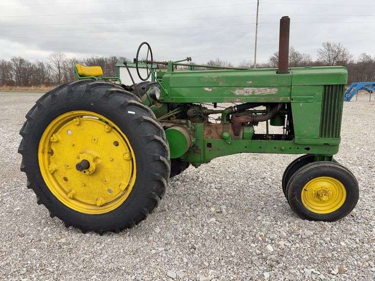 John Deere 60 Tractor, New 13.6-38 Tires, New 6.00-16 Front Tires,No Battery, New  Starter , Seat Cushion Is Missing, Engine Is Free, Owner States It Will Start