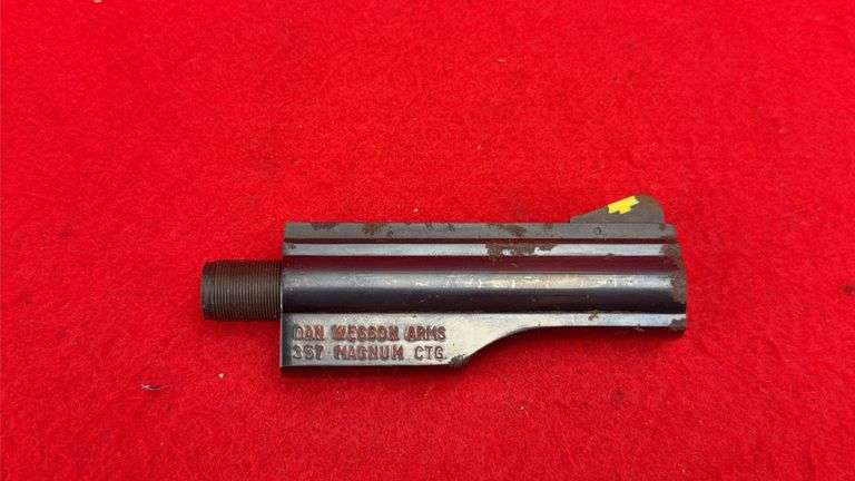 Dan Wesson 4" Barrel and Shroud .357 Magnum