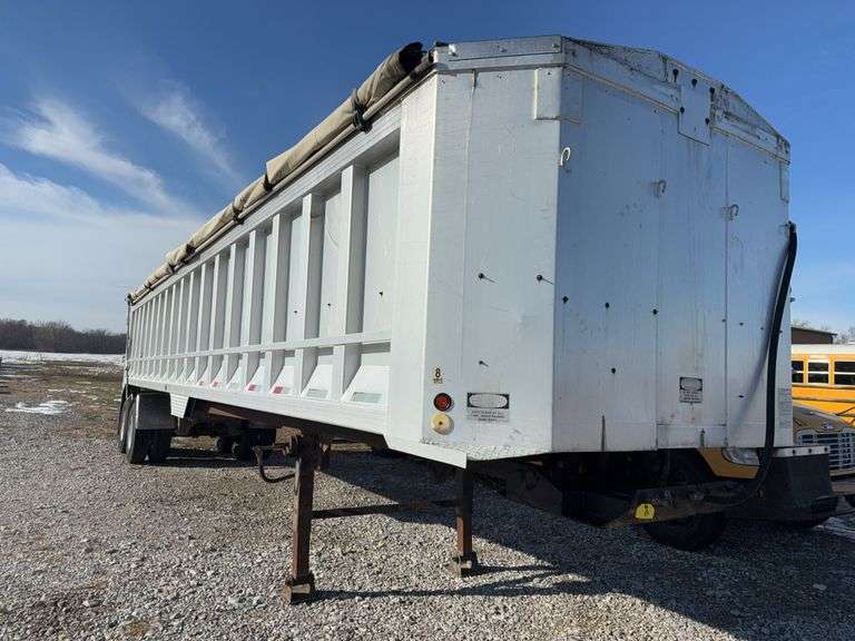 (TITLE) 1990 Bobko 39’ Aluminum Frameless Dump Trailer, 11R22.5 Tires (3) 85%   (3) 40%, New Brakes, Steel Rims, Air Ride Suspension, Bed Liner, Roll Tarp Is Worn, Nice Straight Trailer