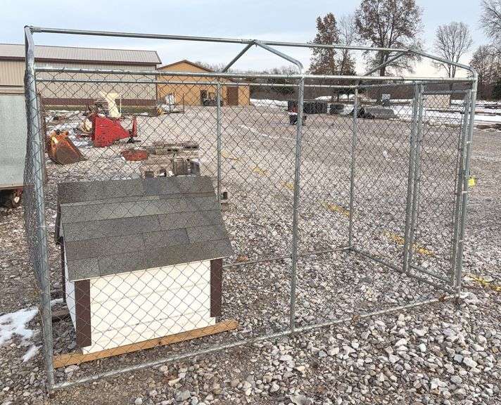 5’x10’ Lucky Dog chain linked box kennel with roof frame/no cover; 6’ tall & 39” L x 33” W x 40” H insulated dog house