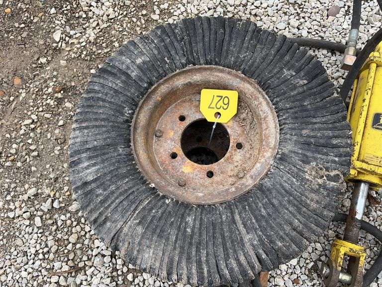 (2) Laminated Rotary Cutter Tires and Rims, 5 Bolt Rims, Tires Measure 20”, John Deere Hydraulic Cylinder, Measures 12”x4”x With Hoses