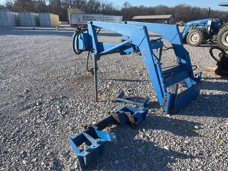 Ford Loader (No Bucket), With Mounting Brackets, Fits Models 5600, 5800, 6000