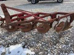 Massey Ferguson 4 Bottom Mounted Plow, 14” Shares,