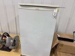 Sunbeam Refrigerator, Model GR151WS, 33 1/2” Tall X 19” wide X 21” Deep, Works as it should,