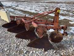 Massey Ferguson 4 Bottom Mounted Plow, 14” Shares,