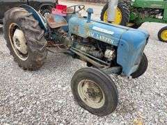 Fordson Dexta Tractor, Parts or Project Machine, All Tires are cracked, No Battery, Engine Is Free