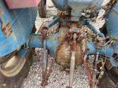 Fordson Dexta Tractor, Parts or Project Machine, All Tires are cracked, No Battery, Engine Is Free