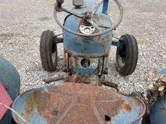 Fordson Dexta Tractor, Parts or Project Machine, All Tires are cracked, No Battery, Engine Is Free