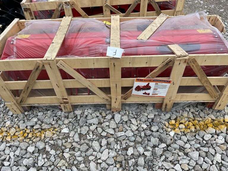 Unused TPM 3-Point Hitch Rotary Tiller 72”, Model TPM-TM180, 40-55HP Tractor, 3.2”-4.8” Depth, 36 Blades, 650Lbs, 540PTO, Adhustable Skid Skies, Powder Coated Finish