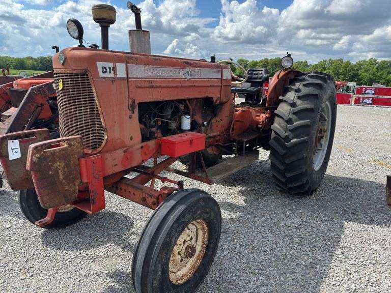 1962 Allis Chalmers D 19, 6 Cylinder Gas, New 18.4 -34 Rears, New 7.50-16 Front Tires, Snap Coupler, Quick Coupler, 540 PTO, Belt Pulley, (3) Hydraulic Remotes, Starts And Runs, Selling For Jules McQuade Estate.