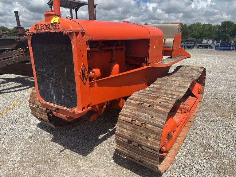 W K Allis Chalmers, 1935 Model, Wide Track, Cracked Manifold, Non Running , Engine Is Free, 540 PTO, Selling For Jules McQuade Estate.