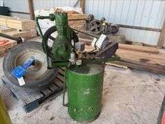 Air Compressor 50 gal. W/motor that’s separate, 20 gal air compressor does not work, does come w/new motor & compressor,