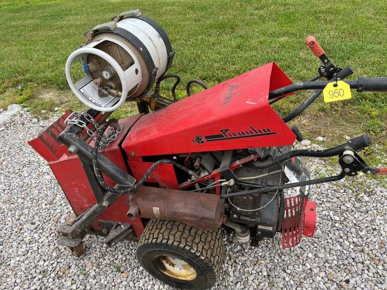Piranha Propane Floor Scraper, Tires Hold Air, 16HP Vanguard Engine, No Key, Condition Unknown