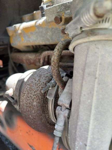 (TITLE) 1996 Ford L9000 Truck Tractor, Non Running, Has Ran but Needs Batteries, Cat 3176 Diesel Engine, Day Cab Truck Used Only As A Yard Truck, Air Slide 5 th Wheel, Air Ride Suspension On Rear Axel, 7 Speed Manual Transmission Inspect At 1603 School Street, Hillsboro Illinois