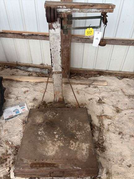 Howe Scale Co Feed Bag Scale, (4) steel wheels, has (4) additional weights with it,