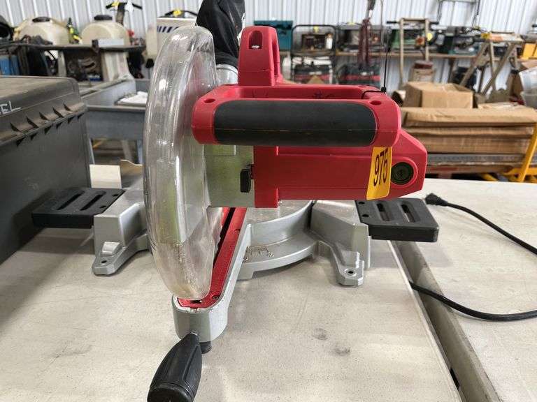 Tool Shop 10” Sliding Compound Miter Saw, 120V 15 Amp, Saw Runs As It Should, Needs Lubricated
