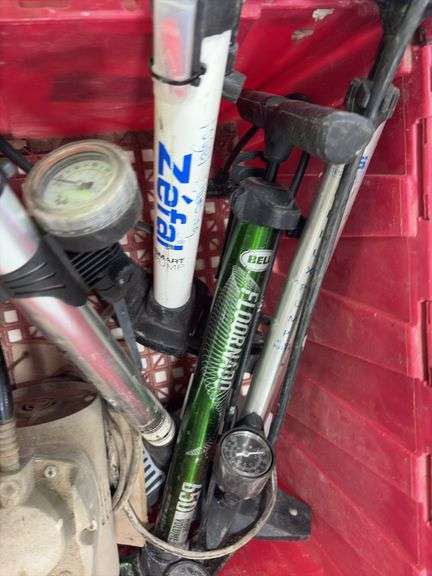 Electric Vacuum Pump does run, (4) Bicycles Tire Air Pumps,