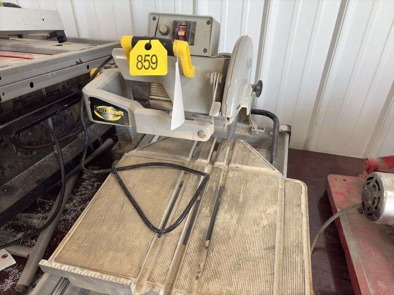 Florcraft  Tile Saw on Stand, sump pump not included, does run,