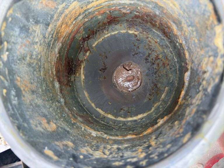 Seal Boss  Concrete Solutions 2 part Caulk/Epoxy Machine, electric, pots need cleaned, unknown condition,