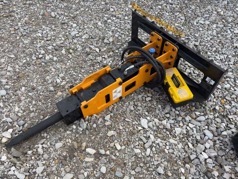 Unused MMS GIYI Skid Steer Hydraulic Breaker, Model GY-P680, with Tool Box, tank included