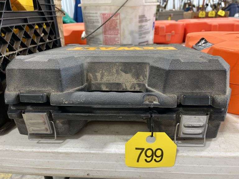 Dewalt Corded 1/2” Impact Wrench, Model DW292, Works As It Should, Plastic Case Included