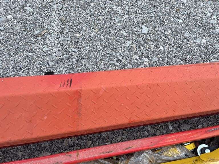 Unused AGT 2-Post Car Lift,
hydraulic lift,
8800# Capacity