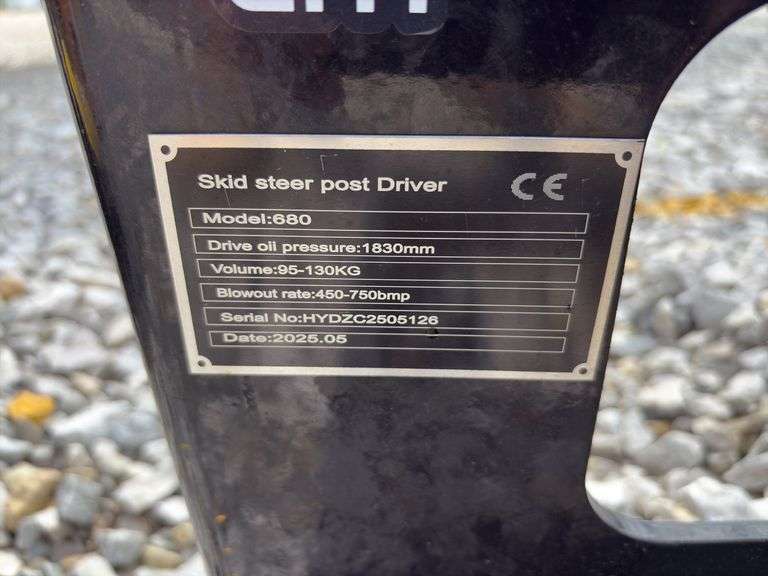 Unused MMS Giyi 750 Post Driver, tank included, toolbox, Model 680