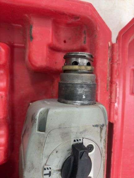 Milwaukee Heavy Duty Hammer Drill, missing Nose Piece that holds bit in, runs,