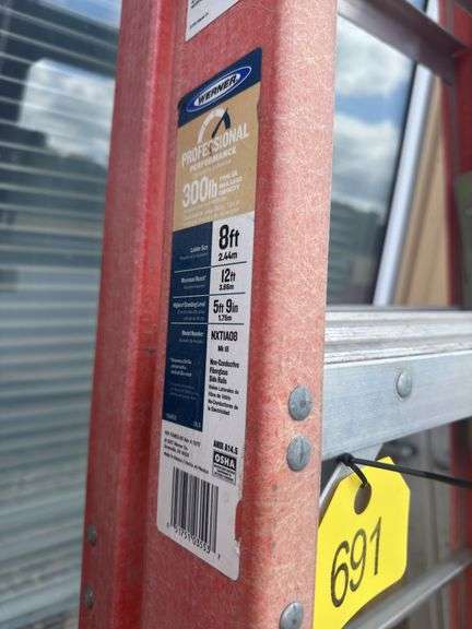 Werner FiberGlass Step Ladder, 8’