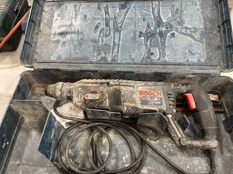 Bosch Xtreme Hammer Drill,  Case Does Not Lock, Drill Works As It Should, 5+- Drill Bits