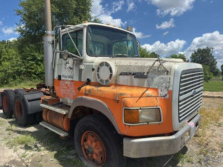 (TITLE) 1996 Ford L9000 Truck Tractor, Non Running, Has Ran but Needs Batteries, Cat 3176 Diesel Engine, Day Cab Truck Used Only As A Yard Truck, Air Slide 5 th Wheel, Air Ride Suspension On Rear Axel, 7 Speed Manual Transmission Inspect At 1603 School Street, Hillsboro Illinois