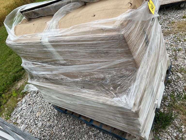 Pallet of Used 4’ Fluorescent Light Fixtures, 4’ Long x 11” Wide