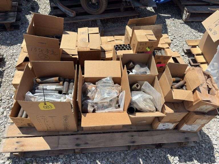 Pallet of Black Iron Nipples of various lengths and sizes,