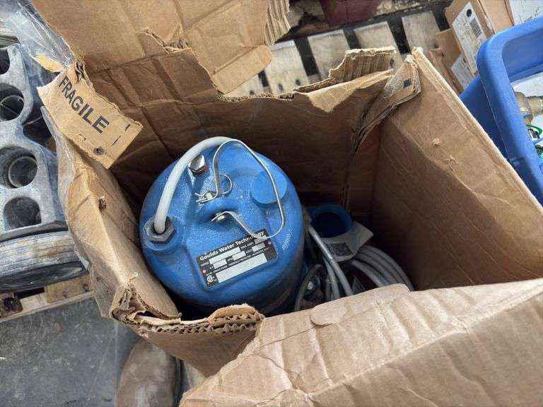 Goulds 2” Submersible Pump, new in the box, no float, 1 hp, 1725 rpm, 208 volts,