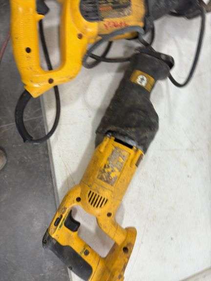 (4) Electric Reciprocating Saw (sawzall), all run; (1) dewalt 18 volt battery operated Sazall, no battery and no charger, unknown condition,