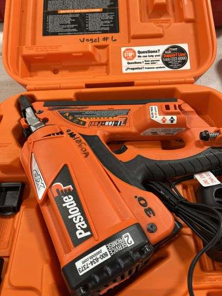 Paslode CF325XP Cordless Framing Nailer, Charger, Battery, Case Missing One Lock