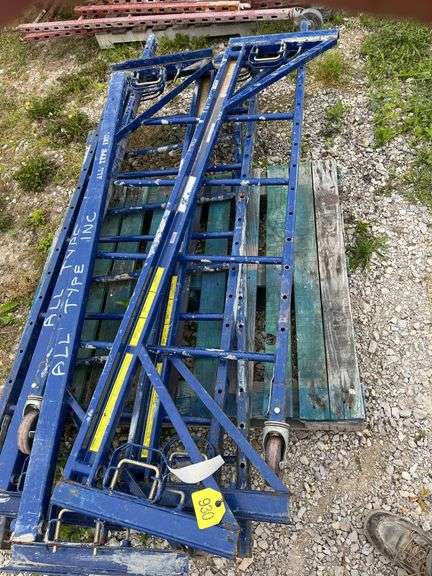 One Set of 6’ x 28” Scaffolding, Extra Upright, Blue in Color, 2 uprights with wheels, 3 Braces
