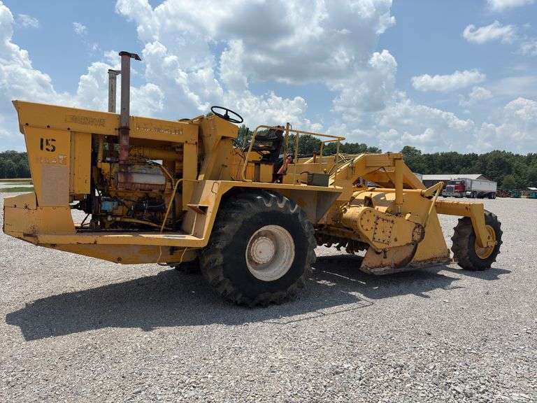 Gator soil stabilizer
Brand: Bros
Model LSPRM-8A
Gator soil stabilizer
Detroit Engine
Battery disconnect added
Good tires
Fuel system just serviced
Everything works
